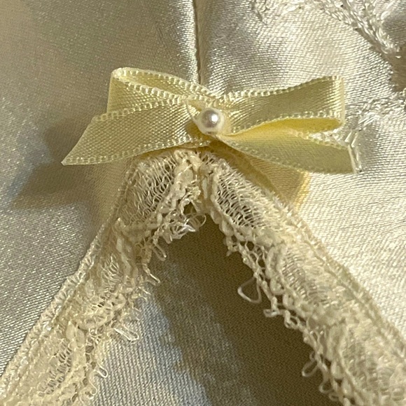 Victoria’s Secret Jewels by SLT Vintage Half Slip, Cream |L - Picture 9 of 17